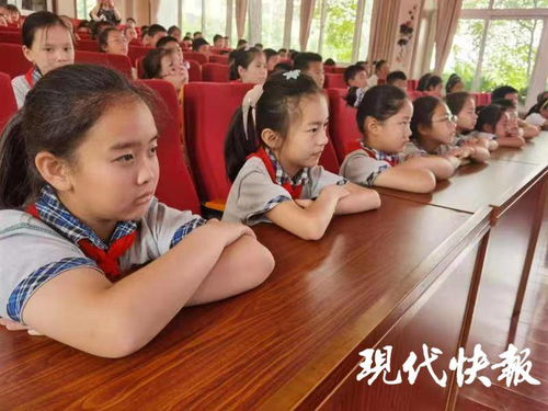 守护健康,益动起来 南京12355青少年服务台走进校园